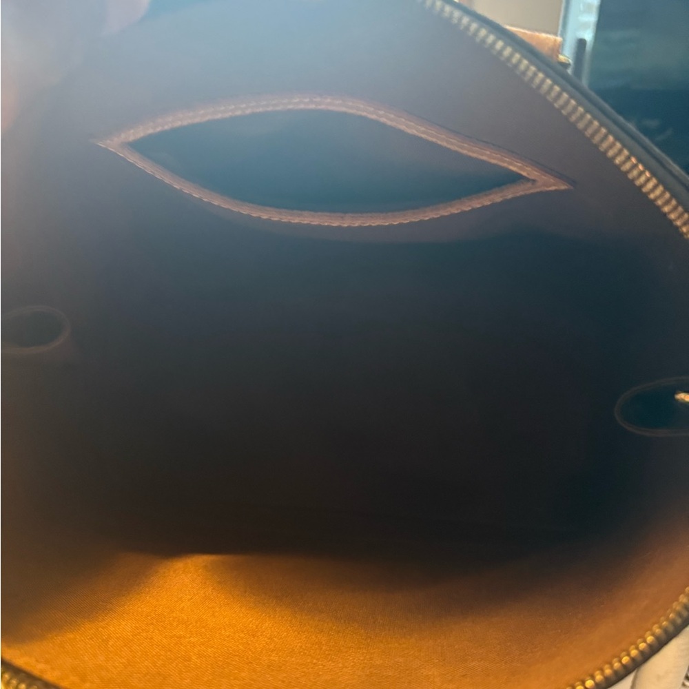 Authentic Louis Vuitton Brown Satchel with Iconic Monogram. - Picture 13 of 16